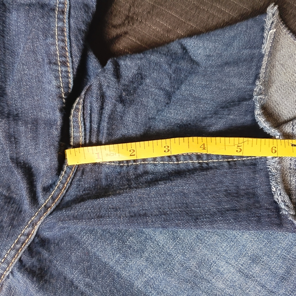 Lane Bryant Medium Blue Denim Frayed-Hem Jean Shorts - Picture 4 of 5